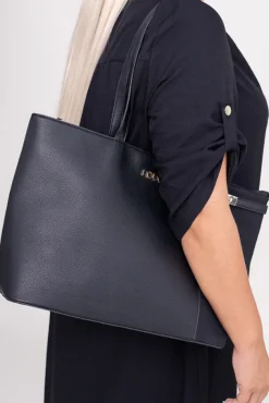 Czarna Torebka BETUZIO< Outlet