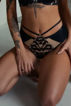 Czarne Stringi VENUS Wysoki Stan<Polski Hot