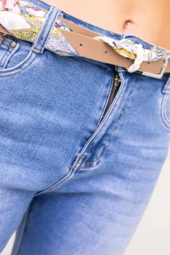 Jasnoniebieskie Spodnie jeansowe z paskiem LINDURI< Hot